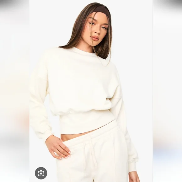 Hurley Cream Long Sleeve Crop Top - Picture 2 of 5